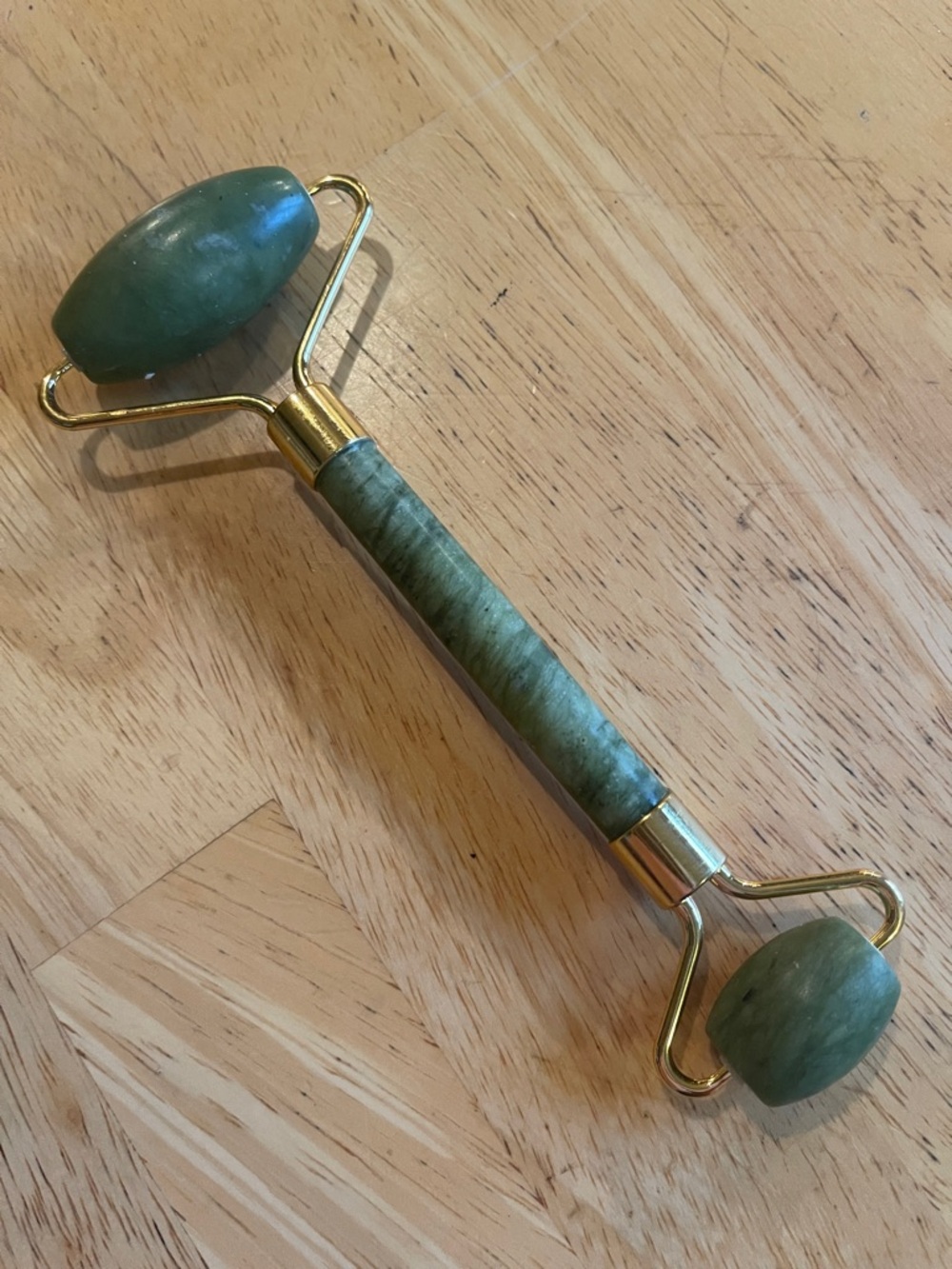 Green Jade Facial Roller for Refreshing Skin Massage